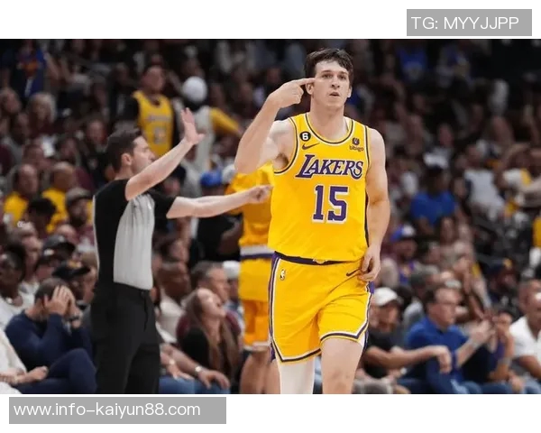 里夫斯谈老詹缺席影响强调全队需共同承担责任与压力