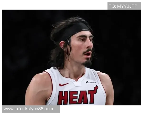 哈克斯替补出彩12投9中高效贡献19分5助攻2抢断助力球队胜利