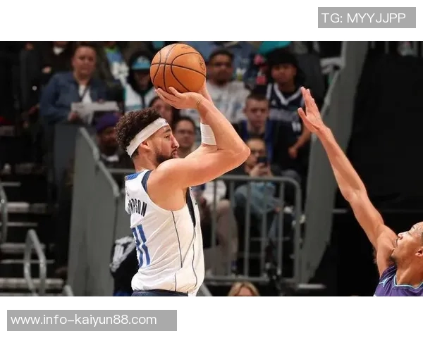 克莱半场表现低迷仅得3分正负值5让球队陷入困境