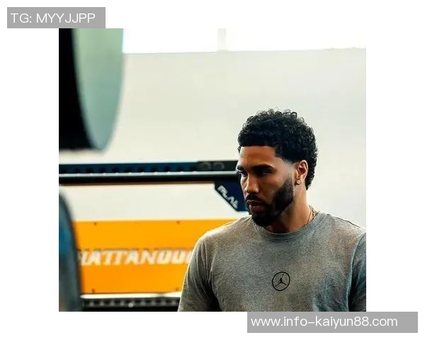 杜兰特评价塔图姆复出前景称其在此阶段表现令人期待